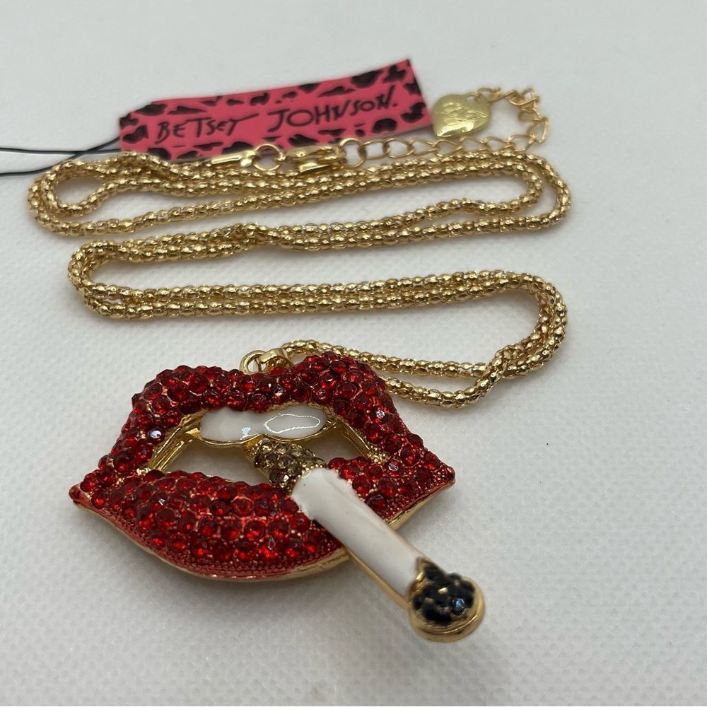 NECKLACE! Betsey Johnson Sexy Red Lips with Cigarette (black tip) BNWT